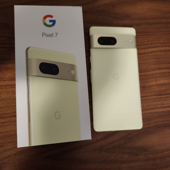 Brand new Google pixel 7 color lemongrass , White, 256 GB unlock - Picture 1 of 4
